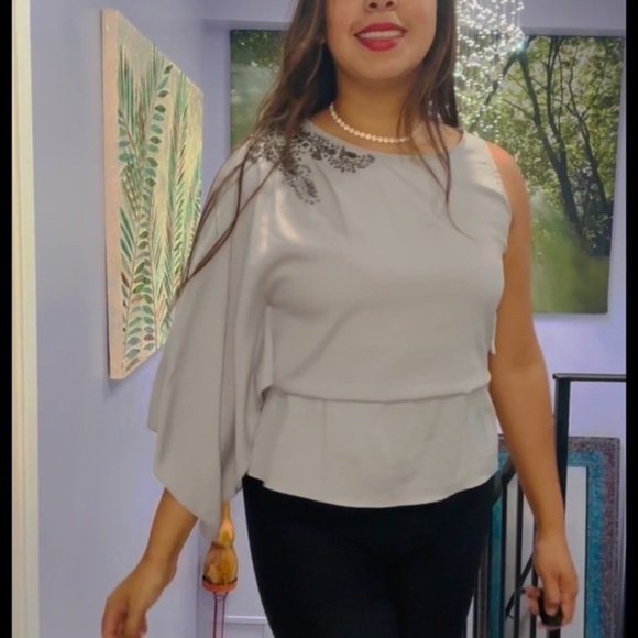 One sleeve beaded top - Picture 3 of 12